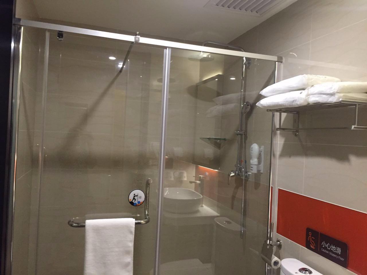 7 Days Premium (Shenzhen Songgang Yanchuan) 2*