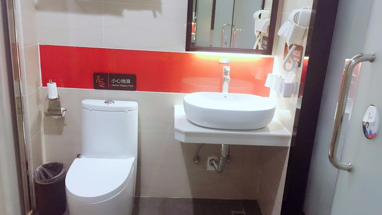 7 Days Premium (Shenzhen Songgang Yanchuan) 2*