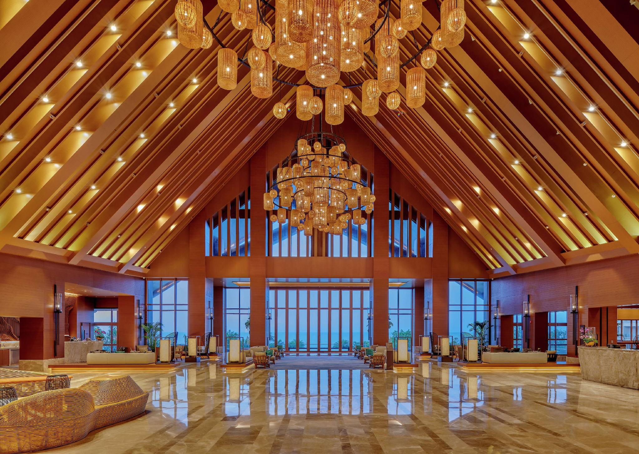 DoubleTree by Hilton Shanwei 5*