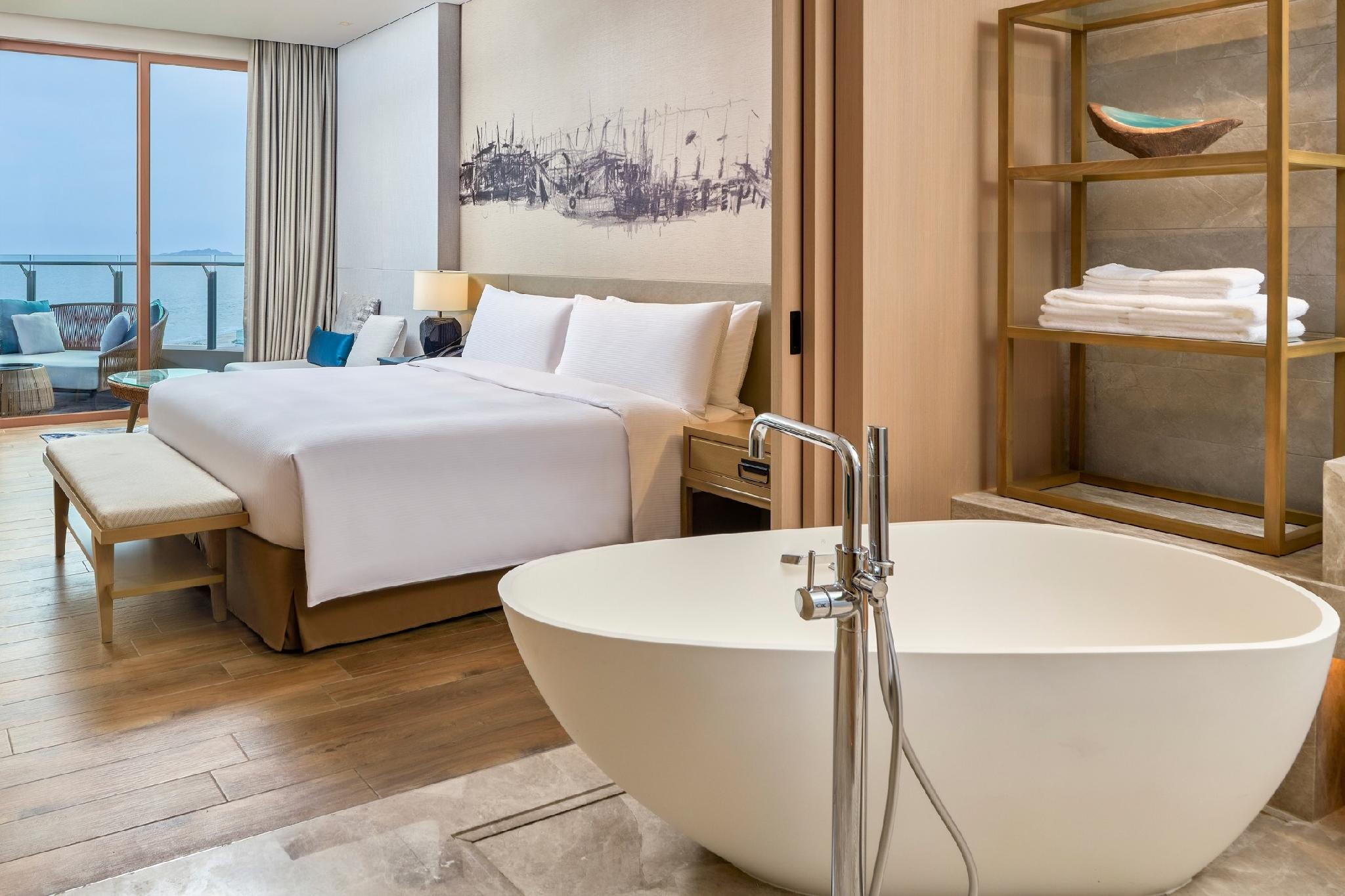 DoubleTree by Hilton Shanwei 5*