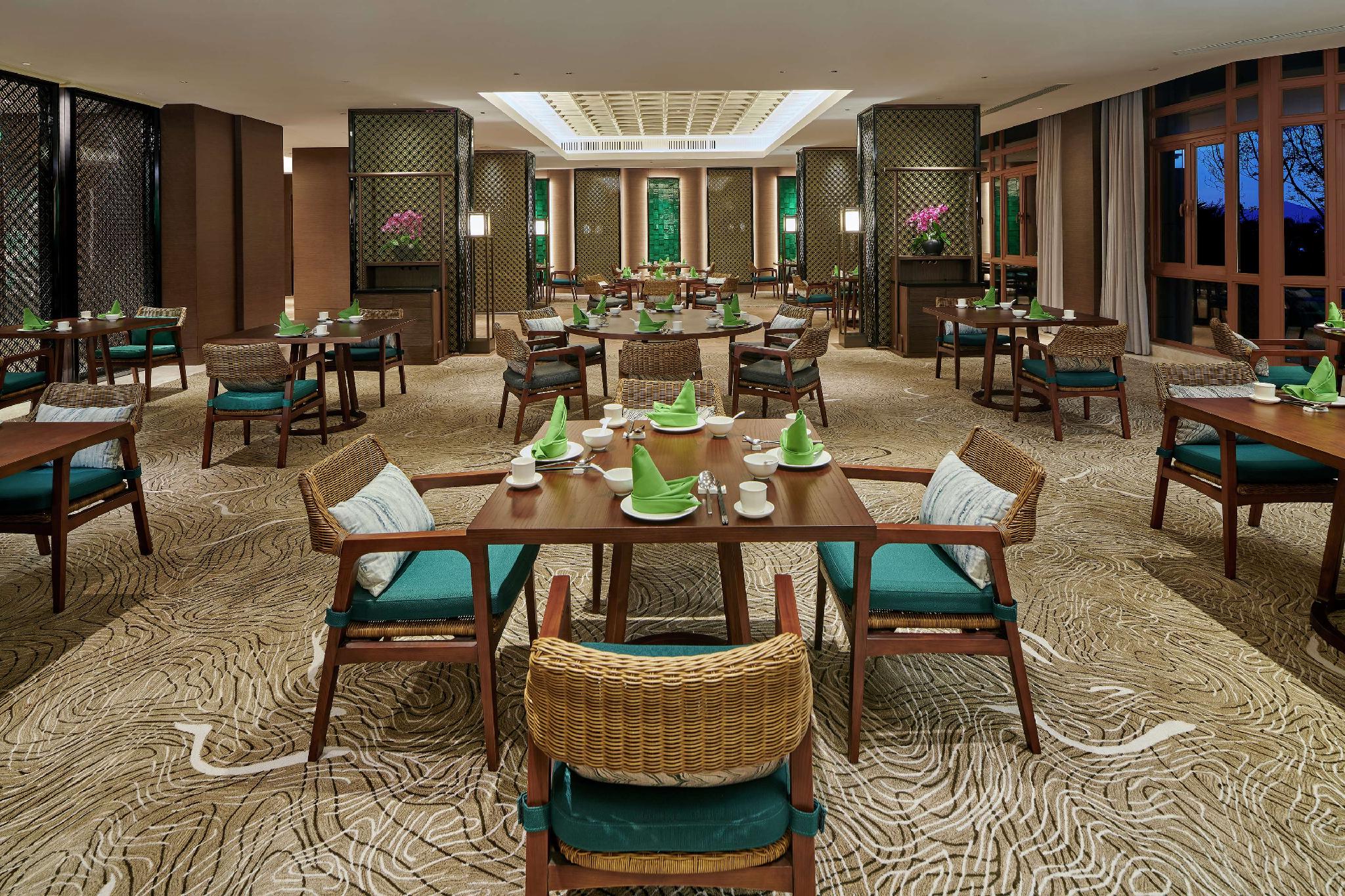 DoubleTree by Hilton Shanwei 5*