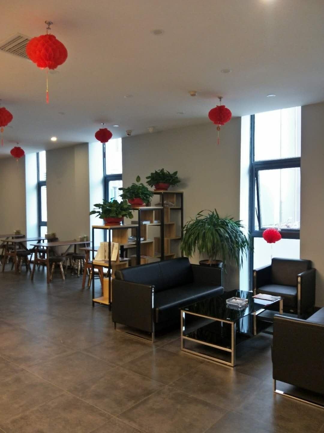 7 Days Premium Hotel (Shijiazhuang People's Hospital  100 FUN city ) 2*