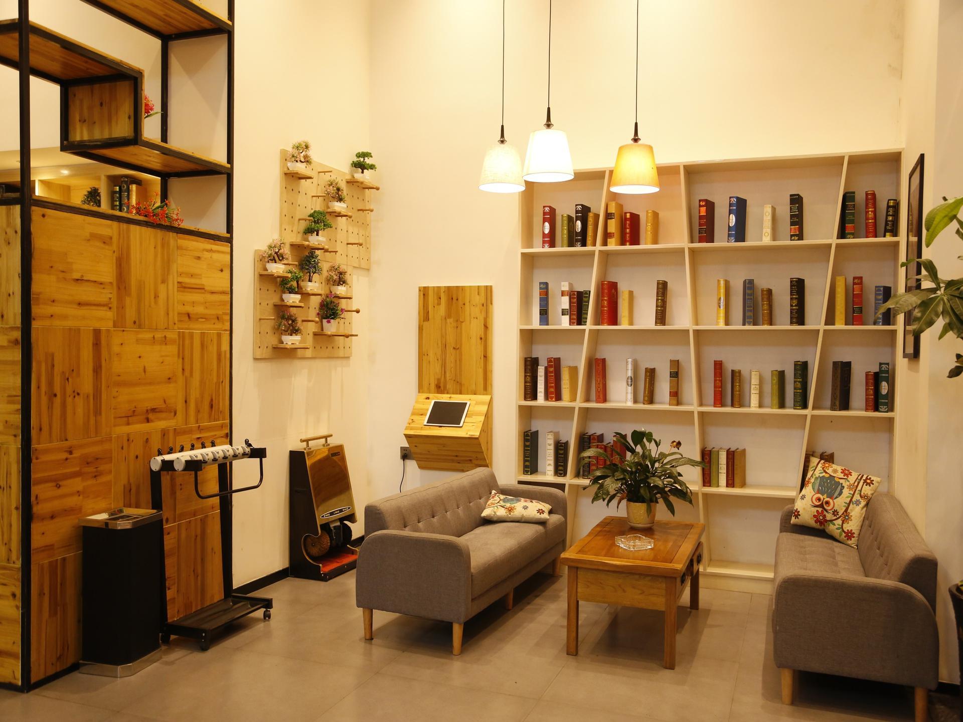 7 Days Premium Hotel (Dongxin Department Store, Dongxiang High-speed Railway Station, Fuzhou) 2*