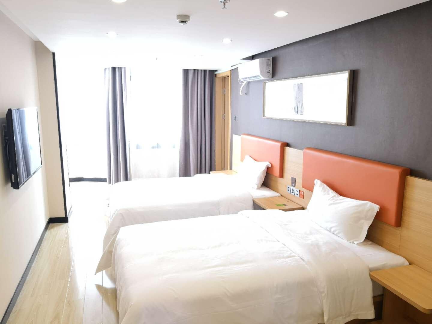 7 Days Premium (Sanya Bay Coconut Dream Corridor Haiyue Square Store) 2*
