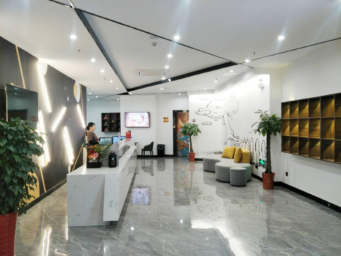 IU Hotel (Qingdao Golden Beach Xuejiadao subway station store) 2*
