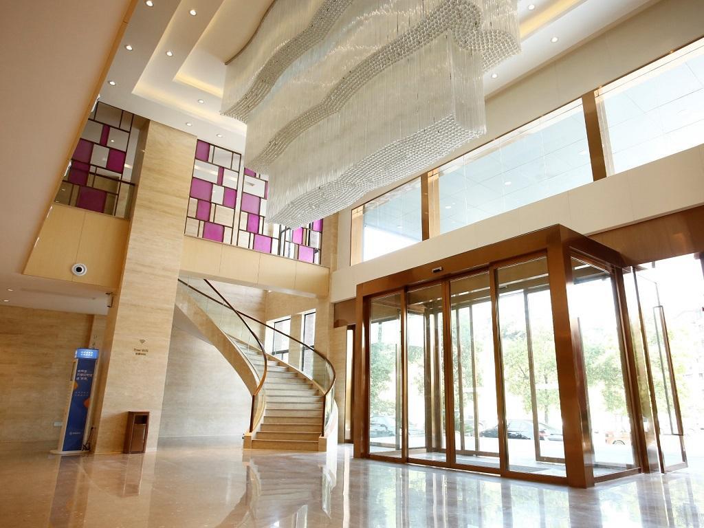 Lavande Hotel (Jiujiang University, Shili Lushan) 3*