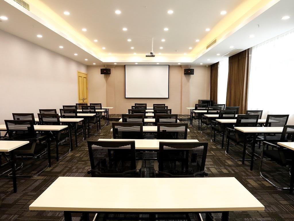 Lavande Hotel (Jiujiang University, Shili Lushan) 3*