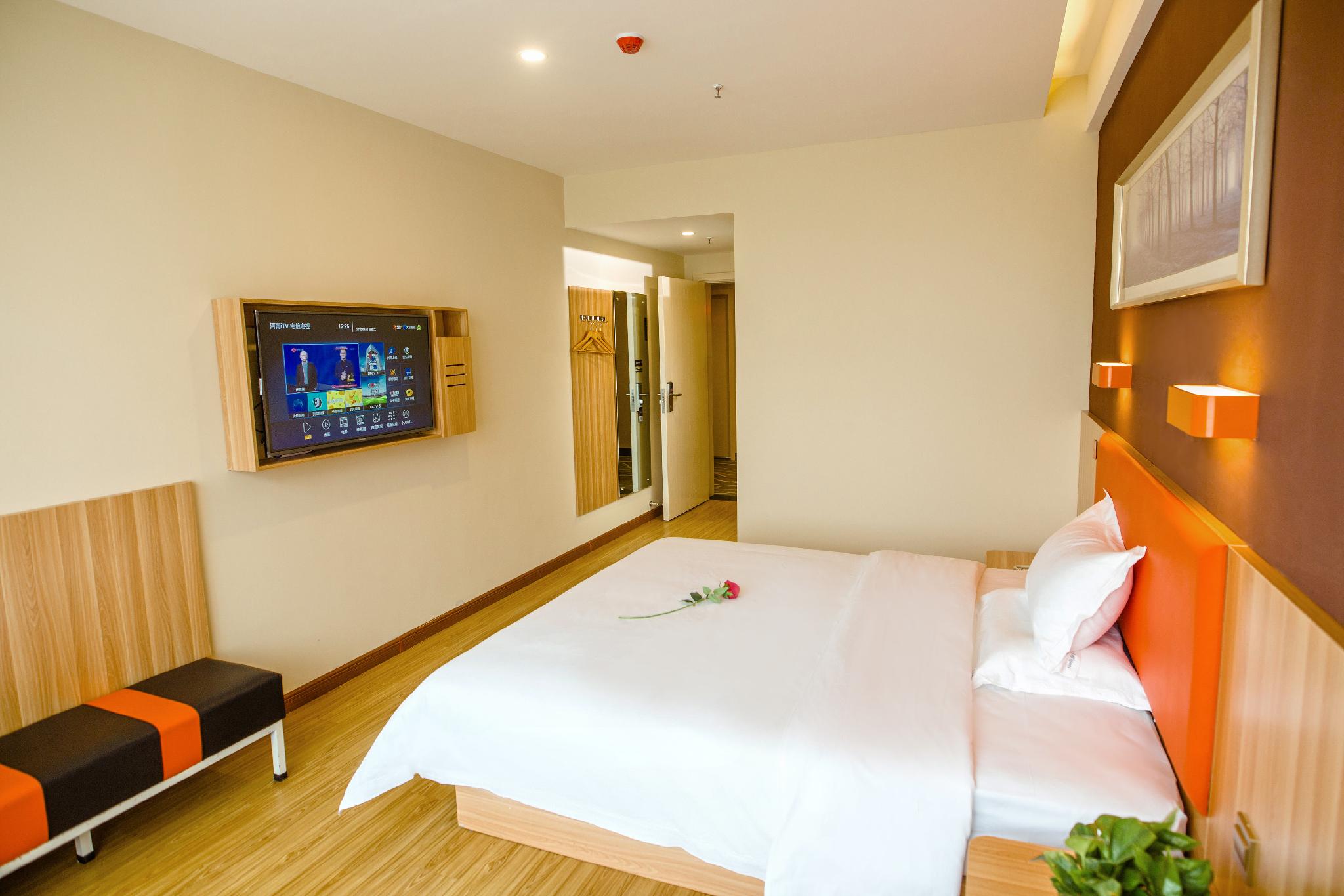 7 Days Premium Hotel (Yichuan Dukang Avenue) 2*