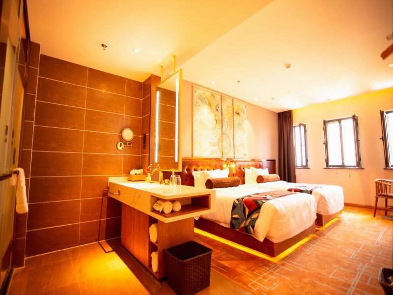 James Joyce Coffetel (Qingdao Oriental Movie Metro Station) 3*