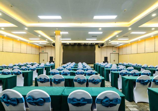 Echarm Hotel (Guiyang Airport Outlets) 3*