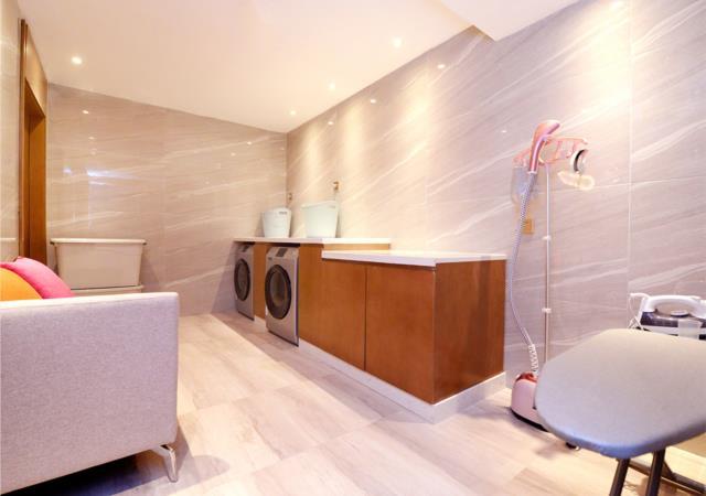 Borrman Hotel (Guiyang Guanshan Lake, International Conference Center Subway Station) 3*