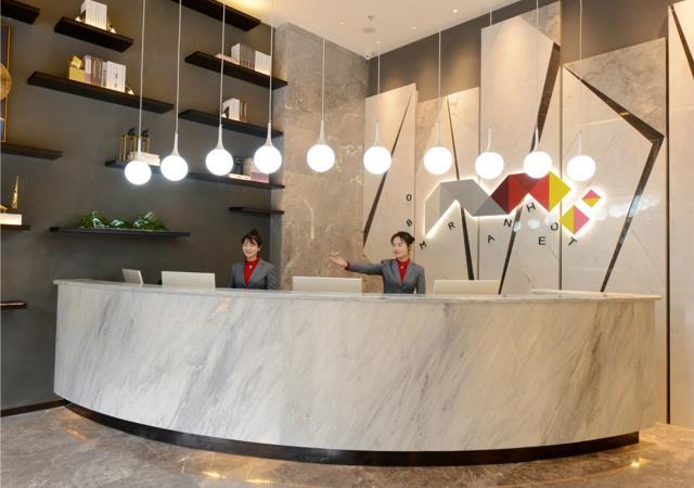 Borrman Hotel (Guiyang Guanshan Lake, International Conference Center Subway Station) 3*