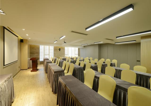 Echarm Hotel (Guiyang Xiaohe Binfen Square) 3*