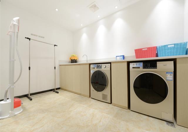 Echarm Hotel (Guiyang Xiaohe Binfen Square) 3*