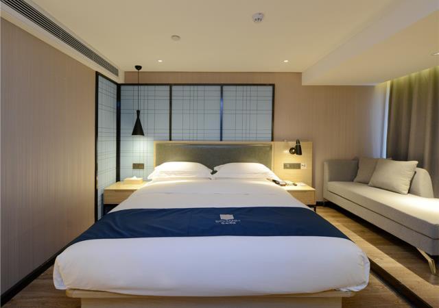 Echarm Hotel (Guiyang Xiaohe Binfen Square) 3*