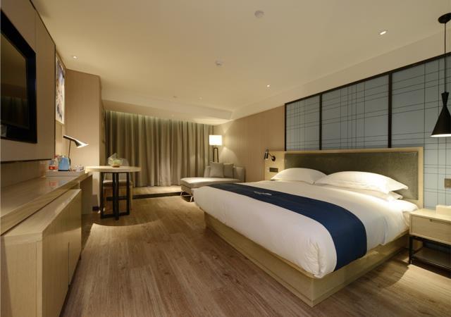Echarm Hotel (Guiyang Xiaohe Binfen Square) 3*