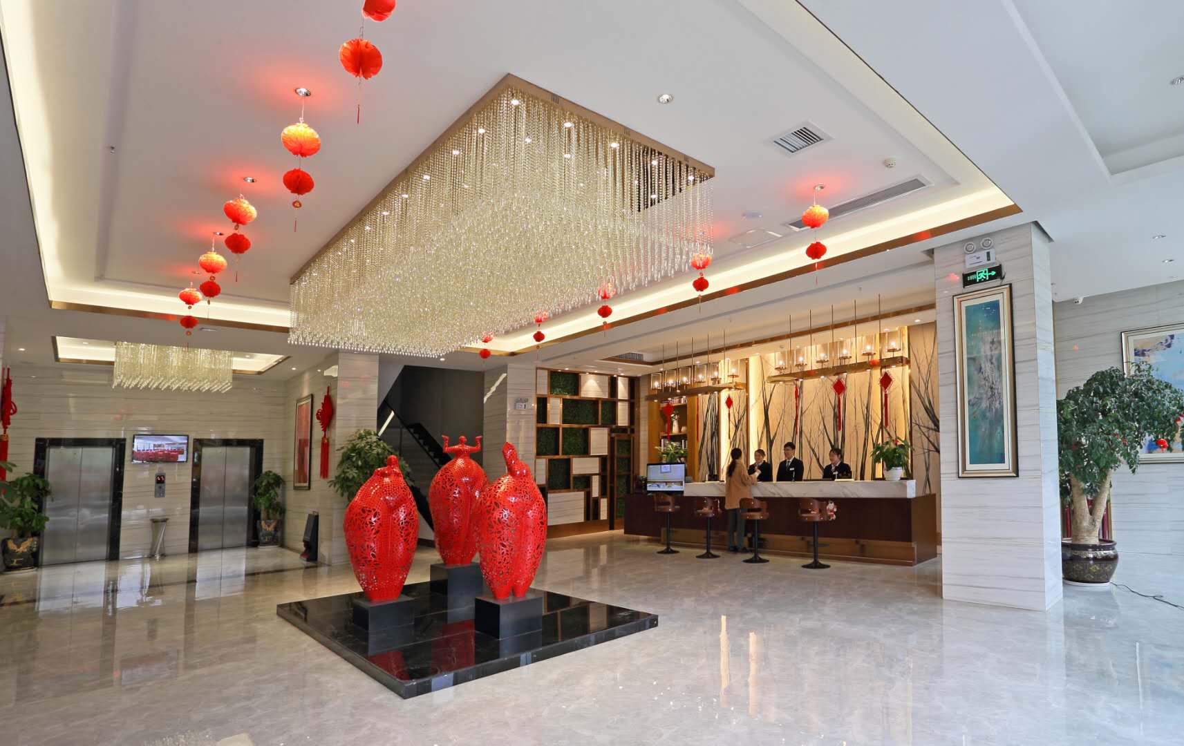 Mingyue Lake Hotel (Baise City Government Hengji Plaza) 3*