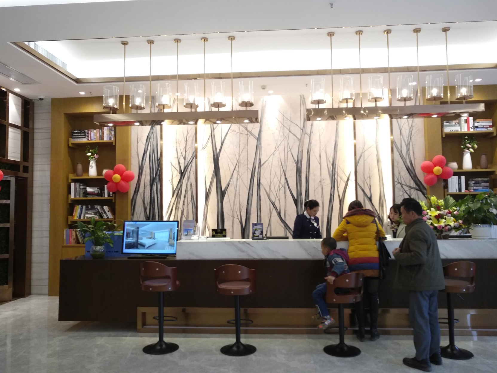 Mingyue Lake Hotel (Baise City Government Hengji Plaza) 3*
