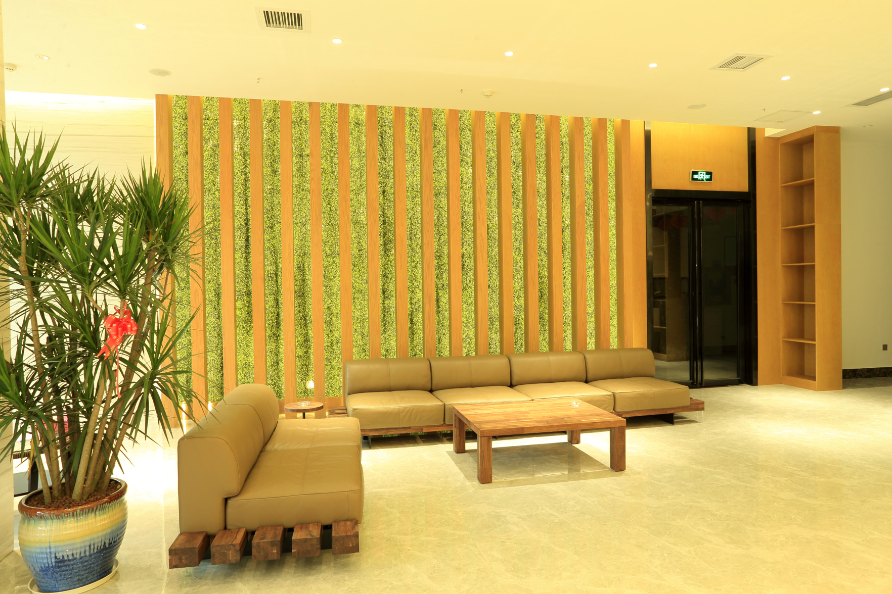 Mingyue Lake Hotel (Baise City Government Hengji Plaza) 3*