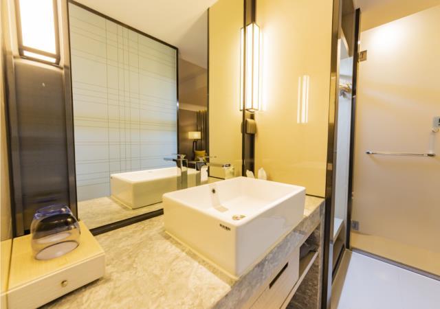 Echarm Hotel (Zhangzhou Jiaomei CRH Station Renhe West Road) 3*