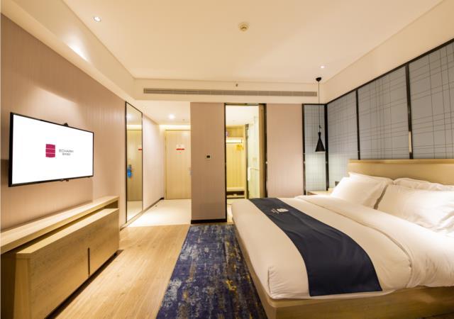 Echarm Hotel (Zhangzhou Jiaomei CRH Station Renhe West Road) 3*
