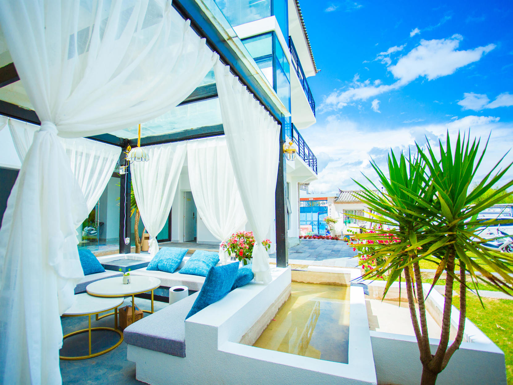Yun Luo Hotel 3*