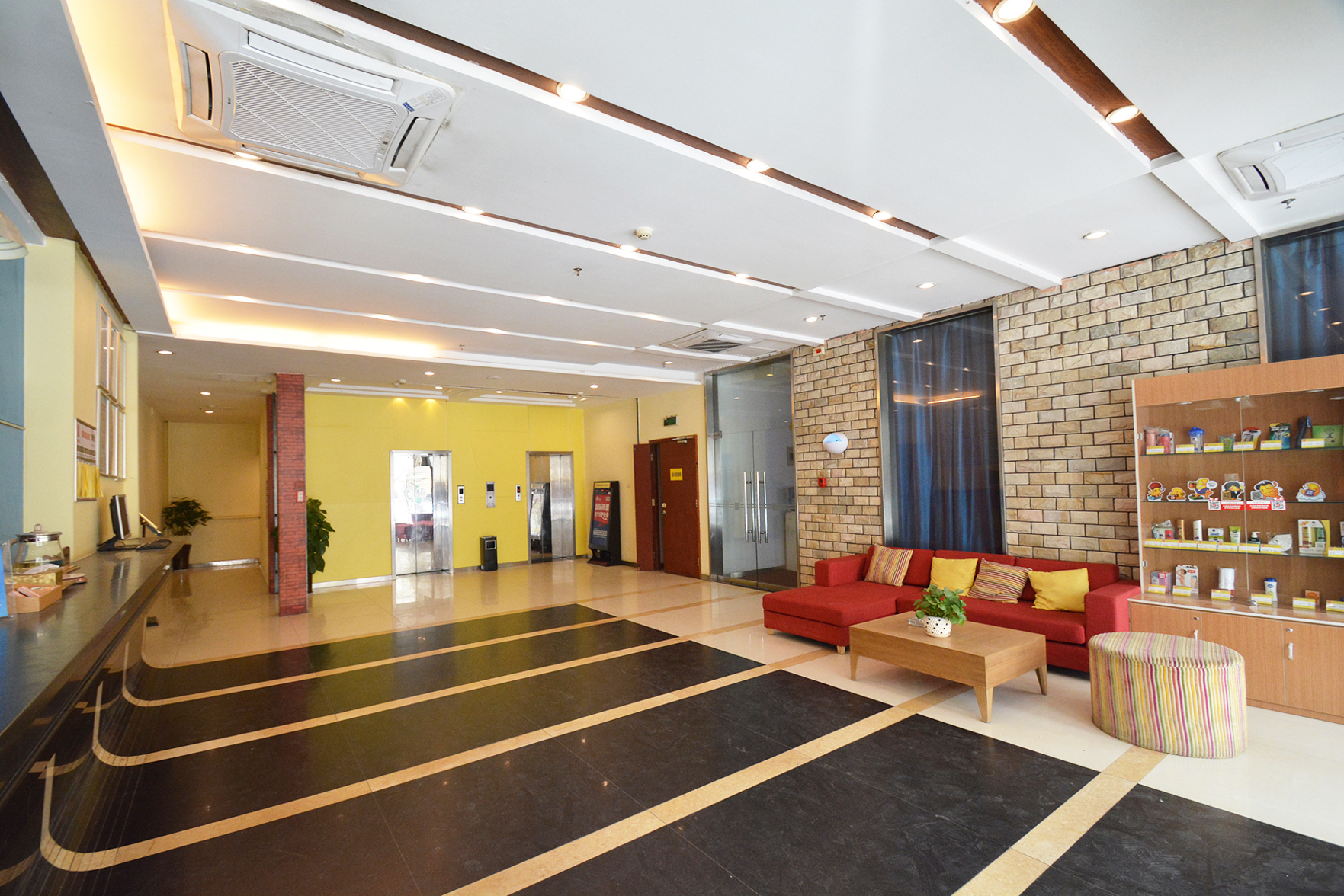 Home Inn Business Hotel (Zhengzhou 460 Hospital Bishagang Metro Station Branch) 3*