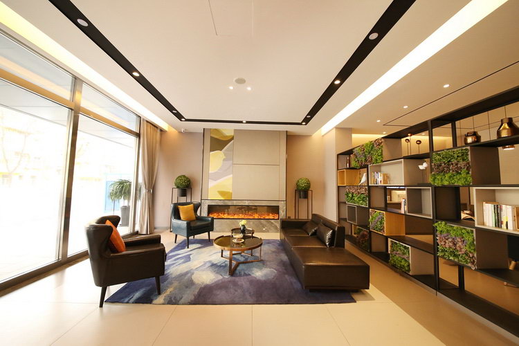 Home Inn Business Hotel (Zhengzhou 460 Hospital Bishagang Metro Station Branch) 3*
