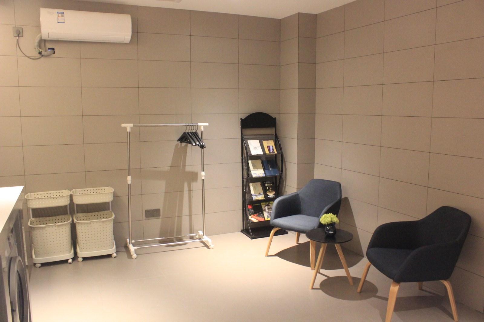 Home Inn Business Hotel (Zhengzhou 460 Hospital Bishagang Metro Station Branch) 3*