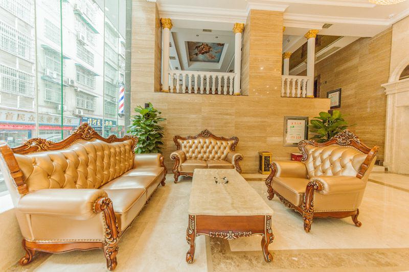 Vienna Hotel (Jishou Railway Station) 2*