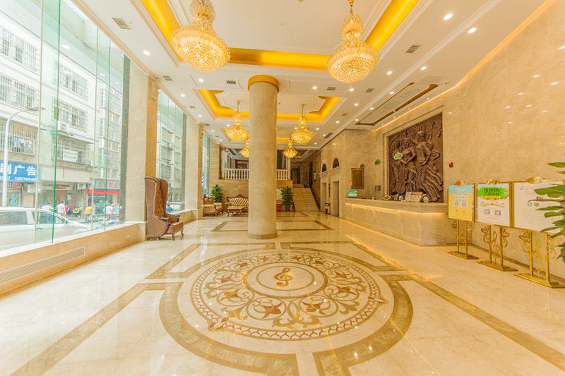Vienna Hotel (Jishou Railway Station) 2*