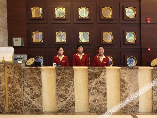 Vienna Hotel (Jishou Railway Station) 2*