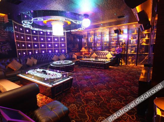 Vienna Hotel (Jishou Railway Station) 2*