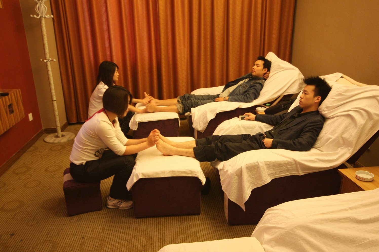 Vienna Hotel (Jishou Railway Station) 2*