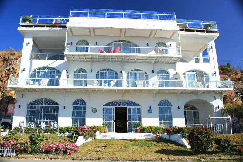 Erhai Lake View Resort Hotel Yuebo Jingyi 3*