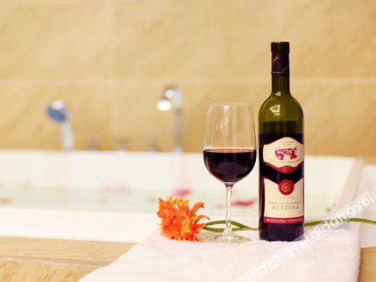 Erhai Lake View Resort Hotel Yuebo Jingyi 3*