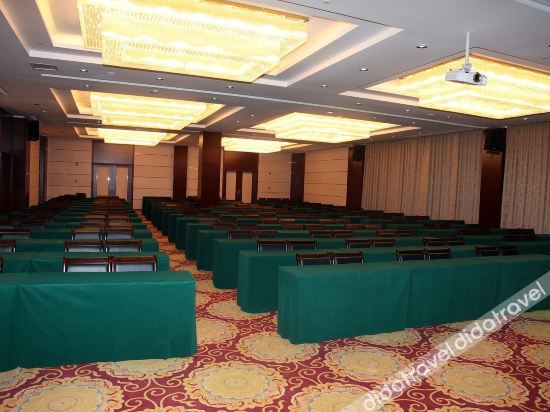 Yulongwan Hotel 3*