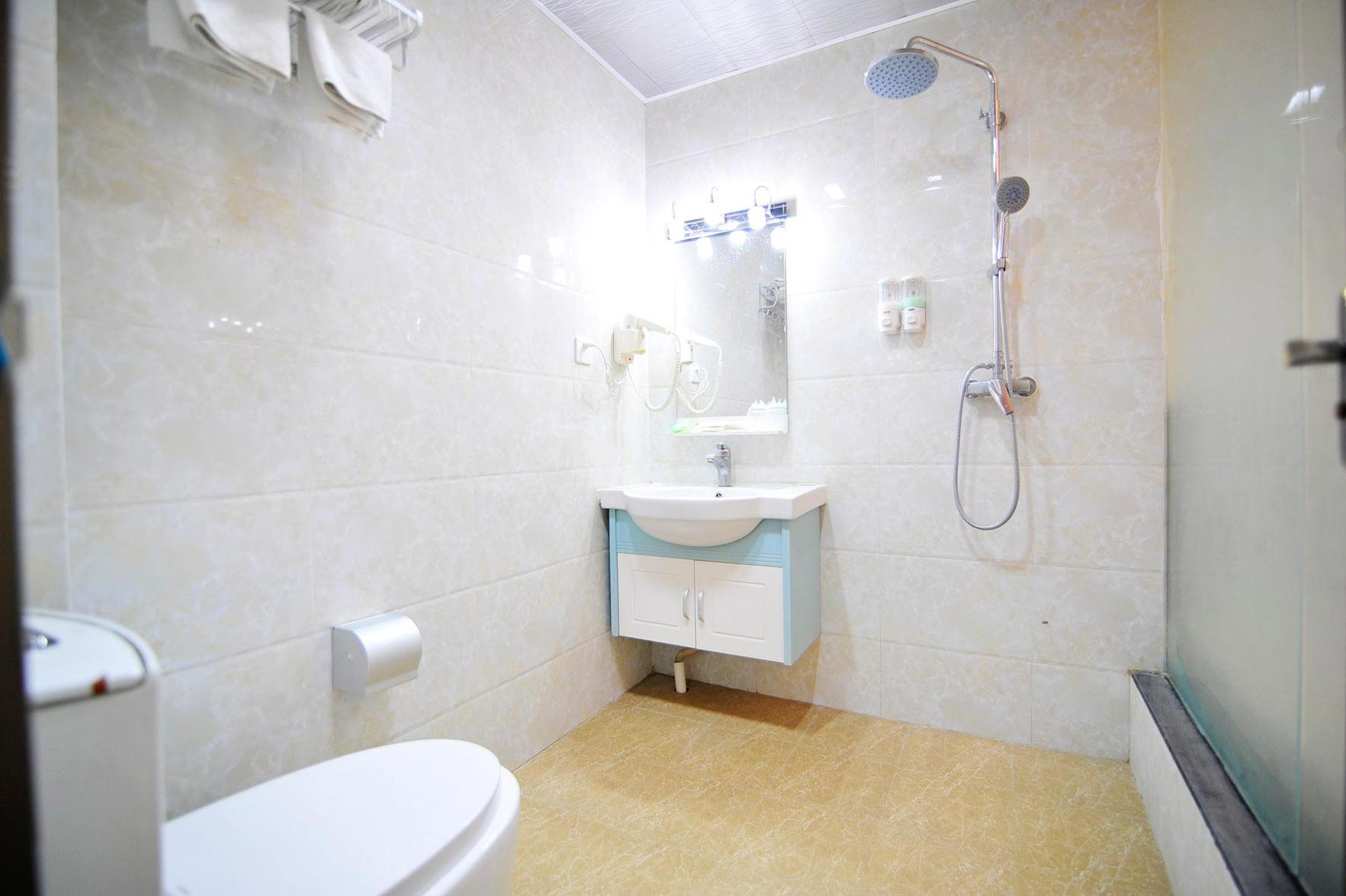 Guiyang Keyuan Hotel (Wudang Xintianzhai Branch) 2*