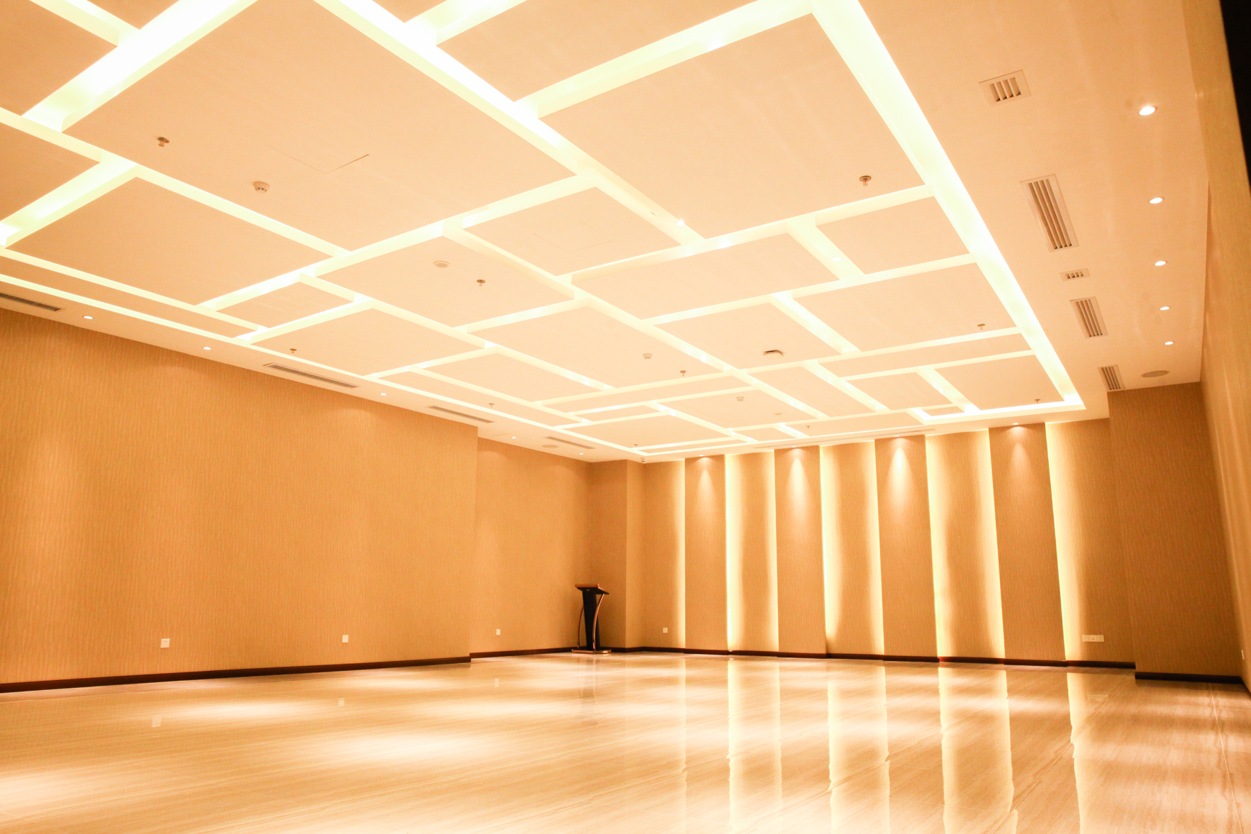 Shenyang Longemont Yashi Business Hotel 3*