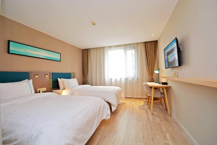 Homeinn Selected Hotel (Guiyang Huaxi Park Guizhou University) 3*