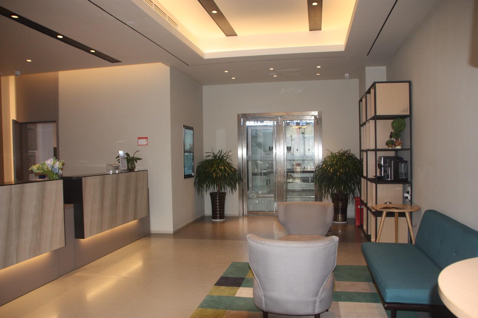 Homeinn Selected Hotel (Guiyang Huaxi Park Guizhou University) 3*