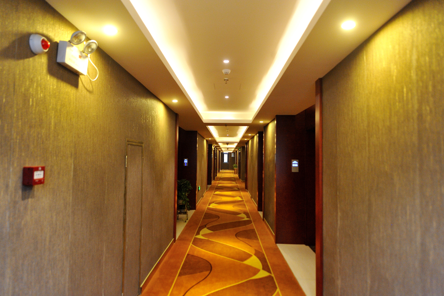 Xinhua Hotel 3*