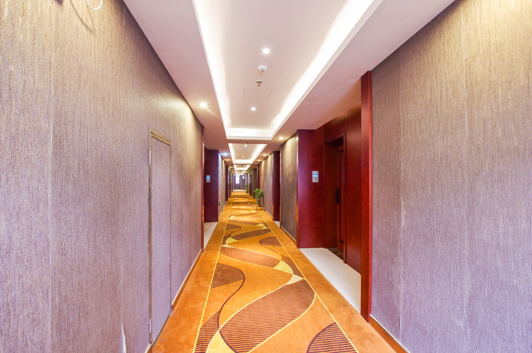 Xinhua Hotel 3*