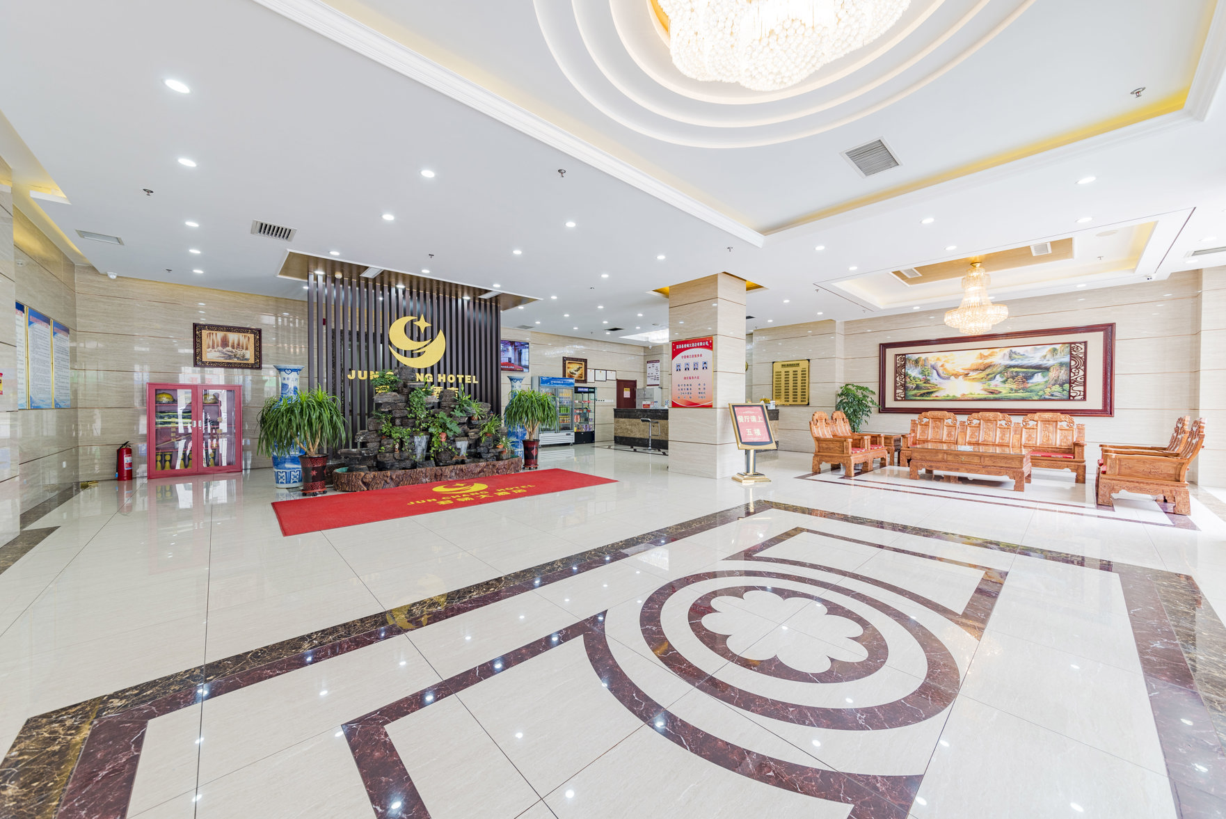 Junchang Hotel 3*
