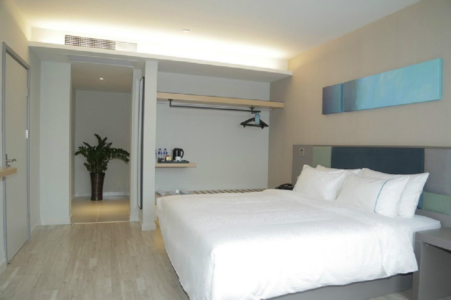 Homeinn Selected Hotel (Yantai Guanhai Road Haichang Fisherman's Wharf Seawater Bathing Beach) 3*