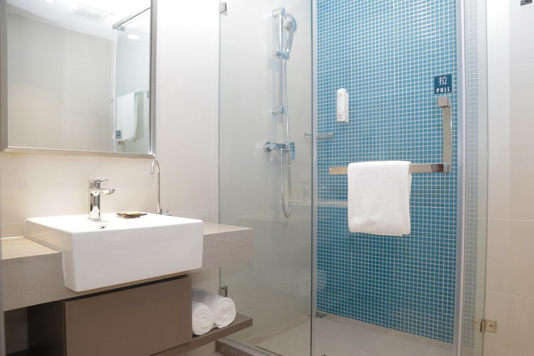 Homeinn Selected Hotel (Yantai Guanhai Road Haichang Fisherman's Wharf Seawater Bathing Beach) 3*