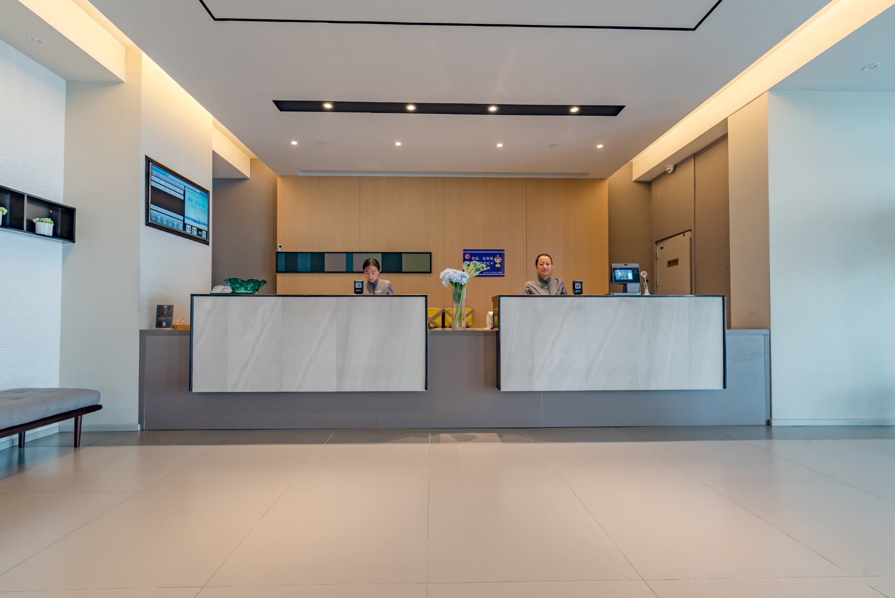 Homeinn Selected Hotel (Yantai Guanhai Road Haichang Fisherman's Wharf Seawater Bathing Beach) 3*