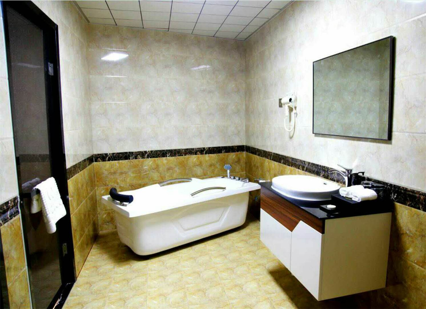 AiDePinYue Hotel (ZhangzhouXinzheng International Airport) 3*