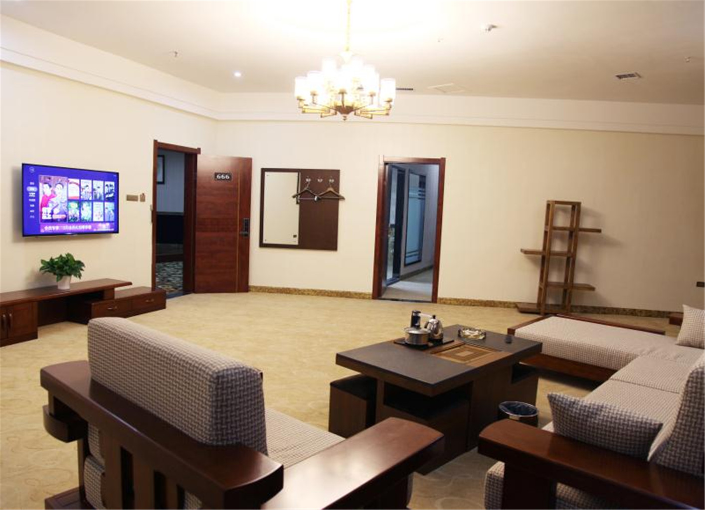 AiDePinYue Hotel (ZhangzhouXinzheng International Airport) 3*
