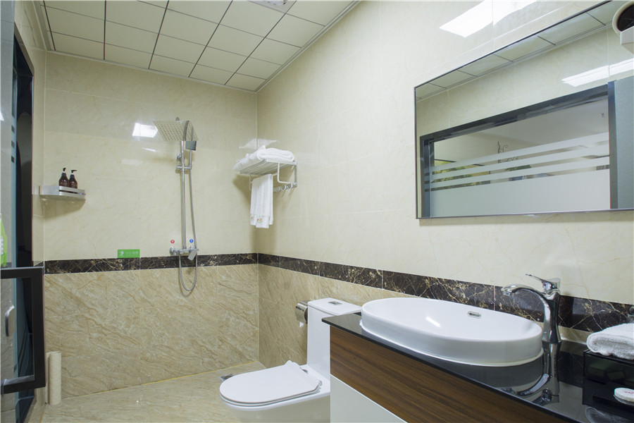 AiDePinYue Hotel (ZhangzhouXinzheng International Airport) 3*